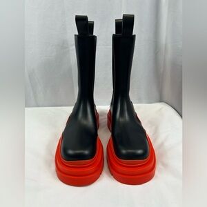 BOTTEGA VENETA
Women Tire Chelsea Boots